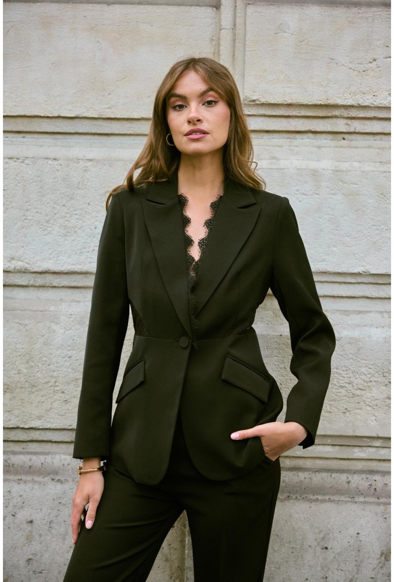 Veste ajustée avec détails en dentelle