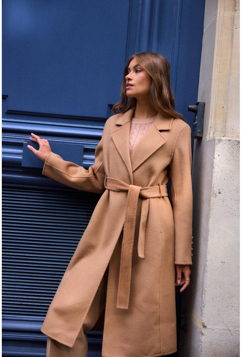 Manteau en laine avec ceinture