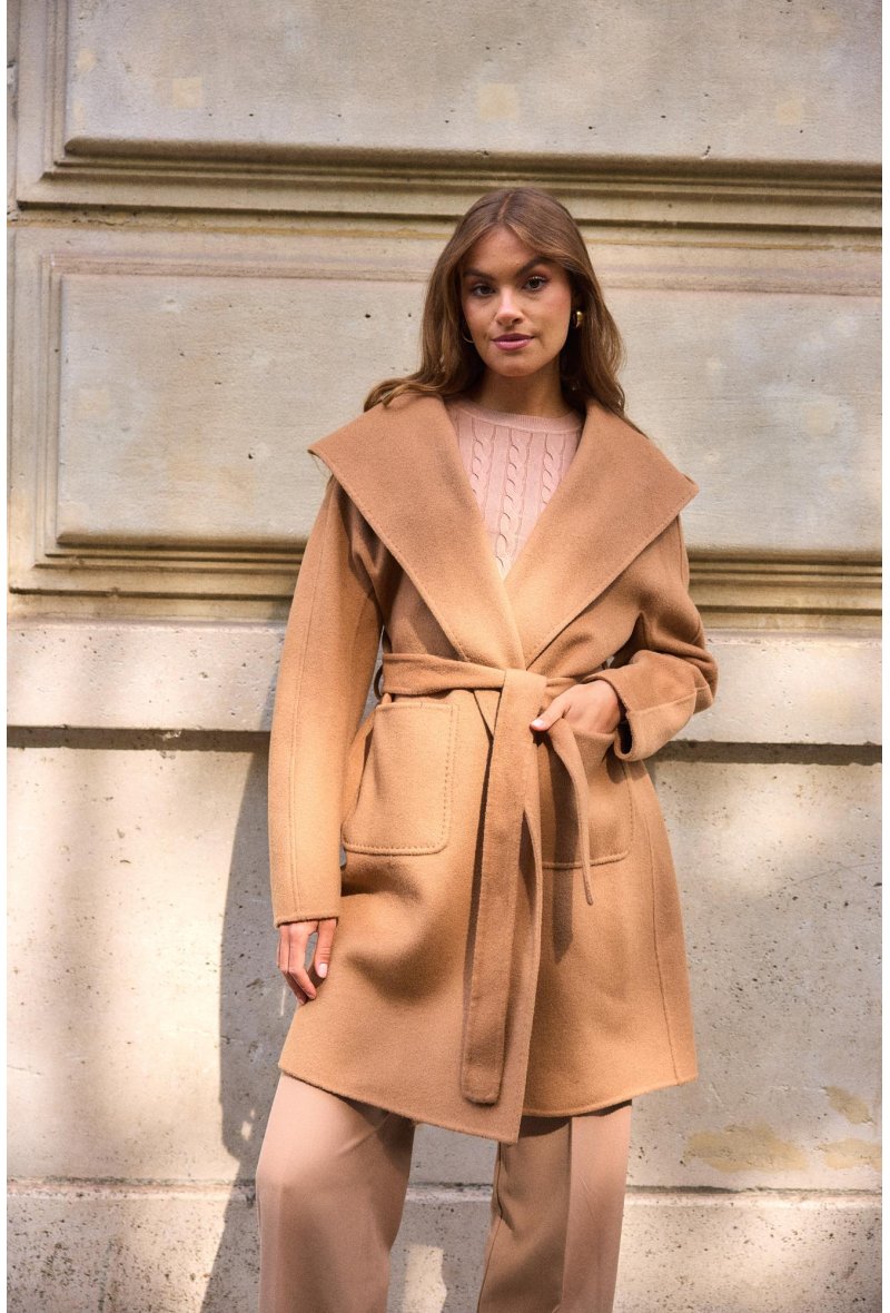 Manteau en laine avec capuche