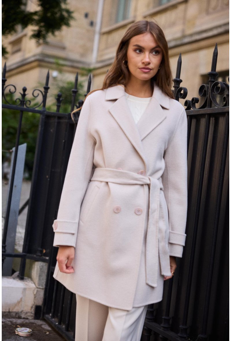 Manteau en laine mi-long ceinturé