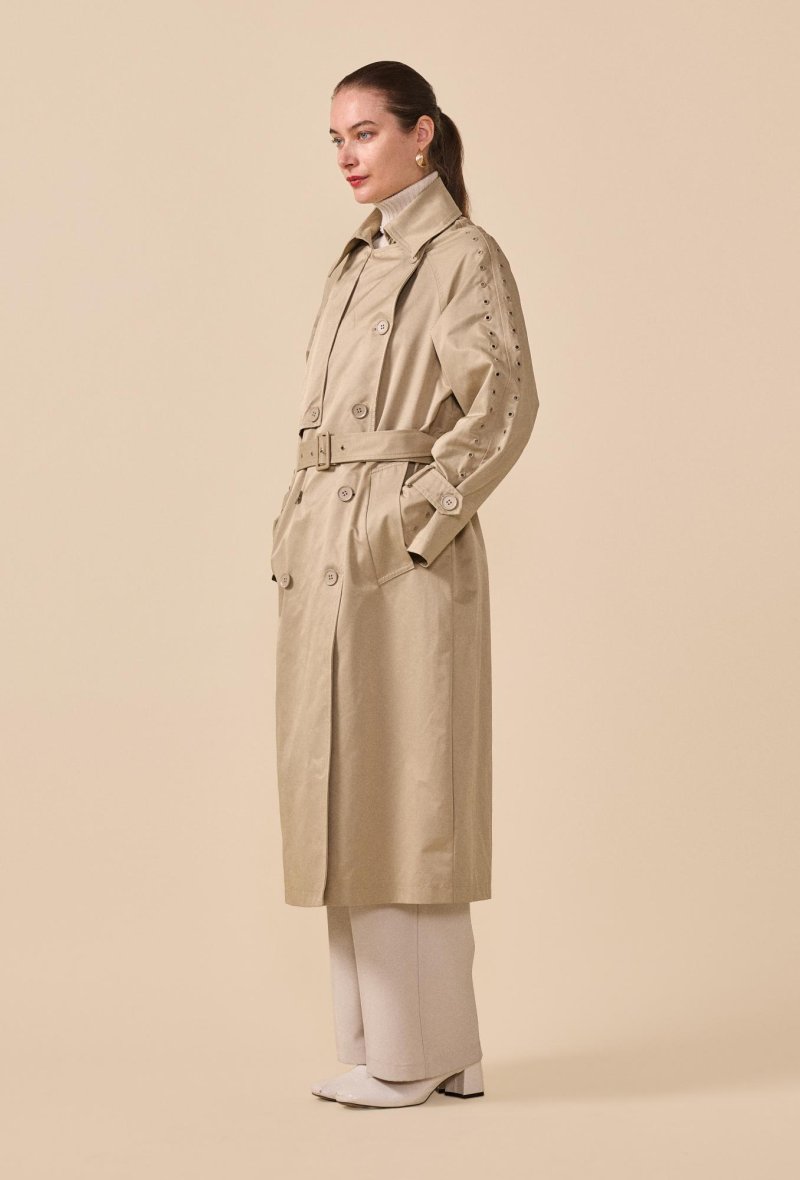 Trench-coat à détails métalliques ronds
