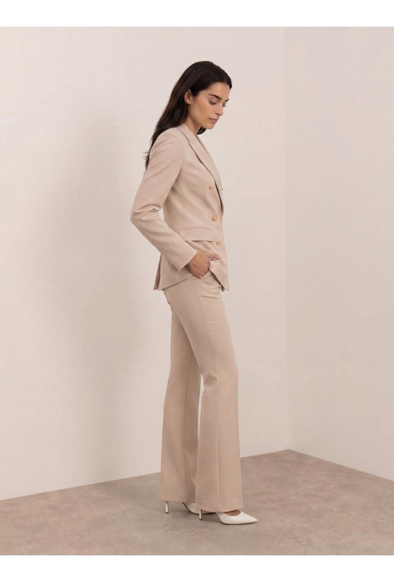 Veste tailleur croisée ornée de boutons dorés - Beige